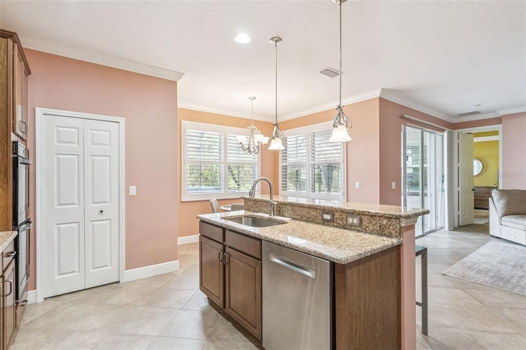 En Venta: $499,900 (3 camas, 2 baños, 2346 Pies cuadrados)