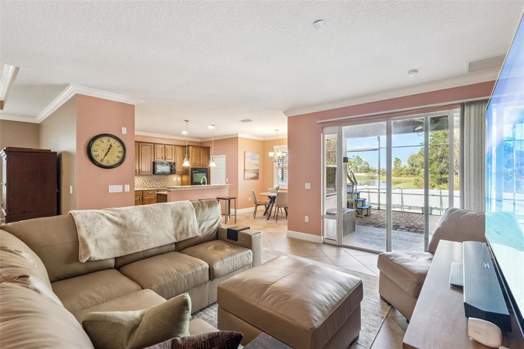 En Venta: $499,900 (3 camas, 2 baños, 2346 Pies cuadrados)