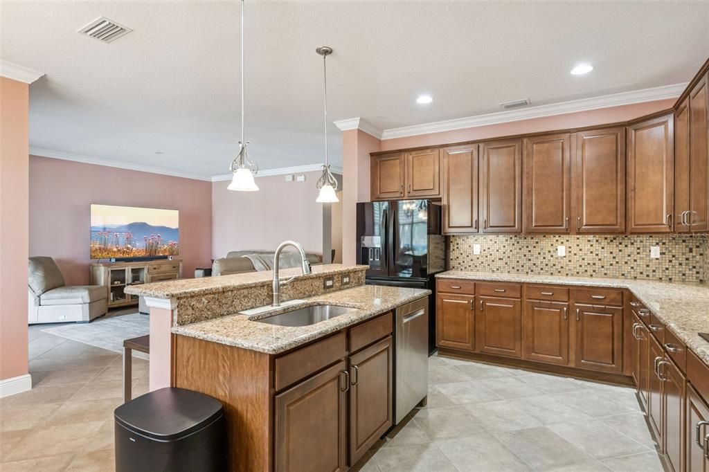 En Venta: $499,900 (3 camas, 2 baños, 2346 Pies cuadrados)