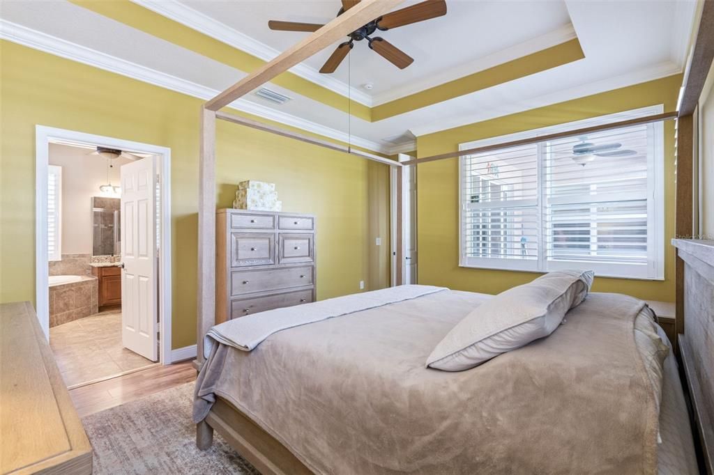 En Venta: $499,900 (3 camas, 2 baños, 2346 Pies cuadrados)