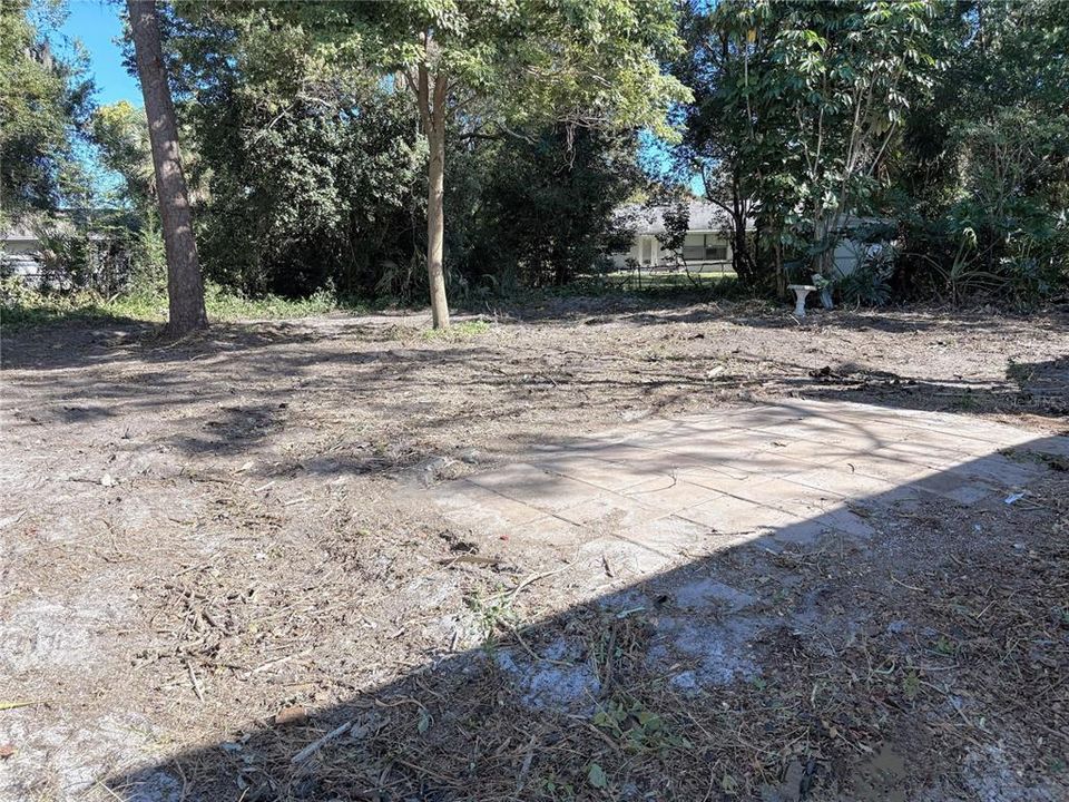 待售: $320,000 (4 贝兹, 2 浴室, 1558 平方英尺)