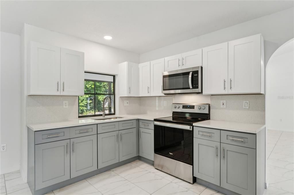 For Sale: $335,000 (3 beds, 2 baths, 1767 Square Feet)