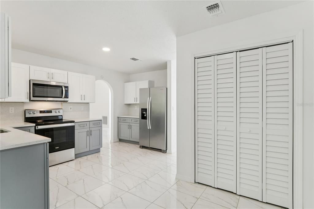 For Sale: $335,000 (3 beds, 2 baths, 1767 Square Feet)