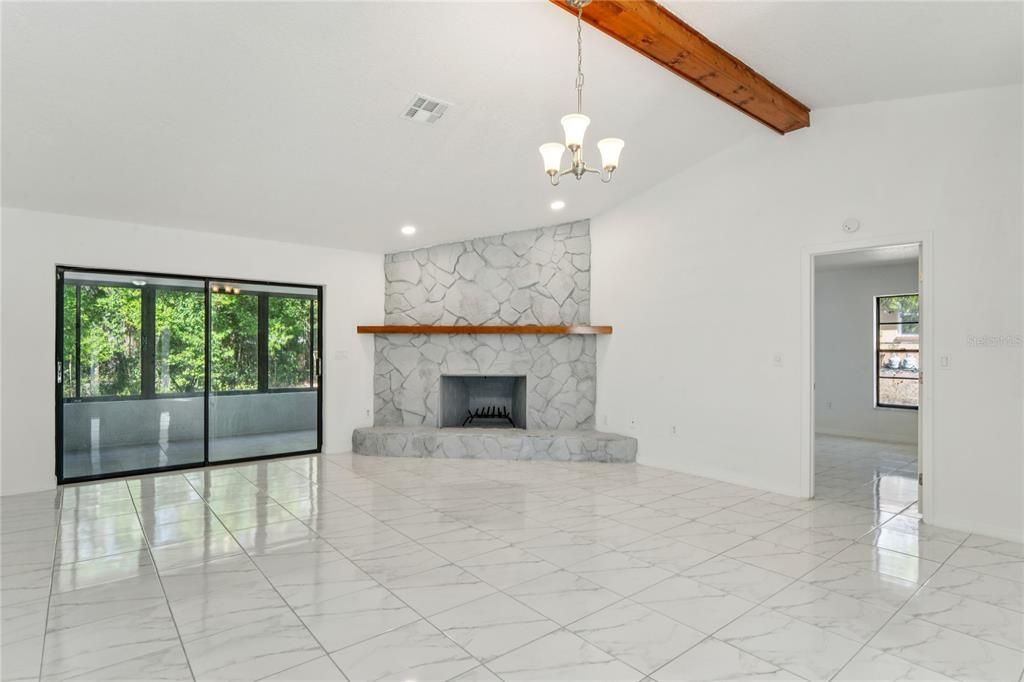 For Sale: $335,000 (3 beds, 2 baths, 1767 Square Feet)