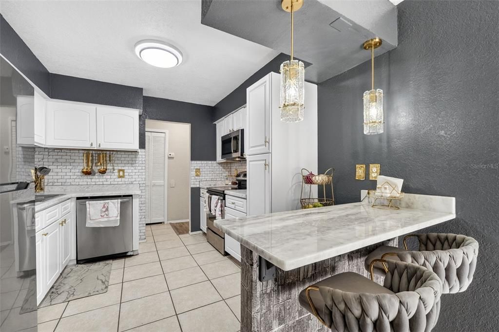 待售: $199,900 (3 贝兹, 2 浴室, 1426 平方英尺)