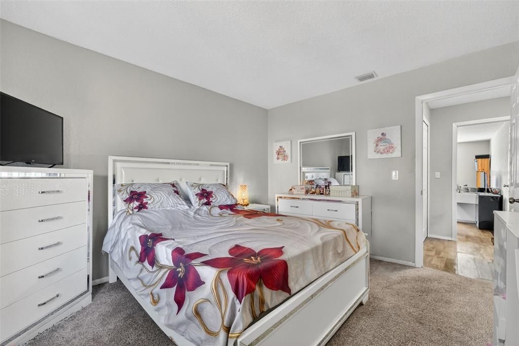 待售: $199,900 (3 贝兹, 2 浴室, 1426 平方英尺)