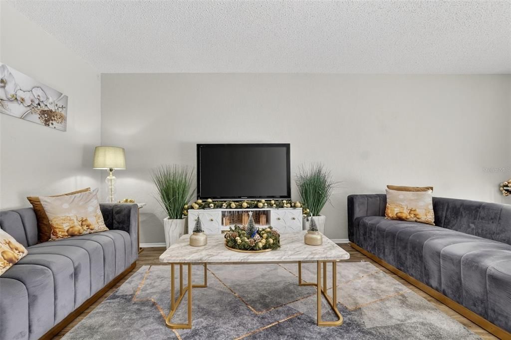 待售: $199,900 (3 贝兹, 2 浴室, 1426 平方英尺)