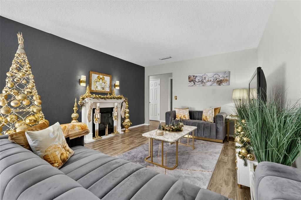 待售: $199,900 (3 贝兹, 2 浴室, 1426 平方英尺)