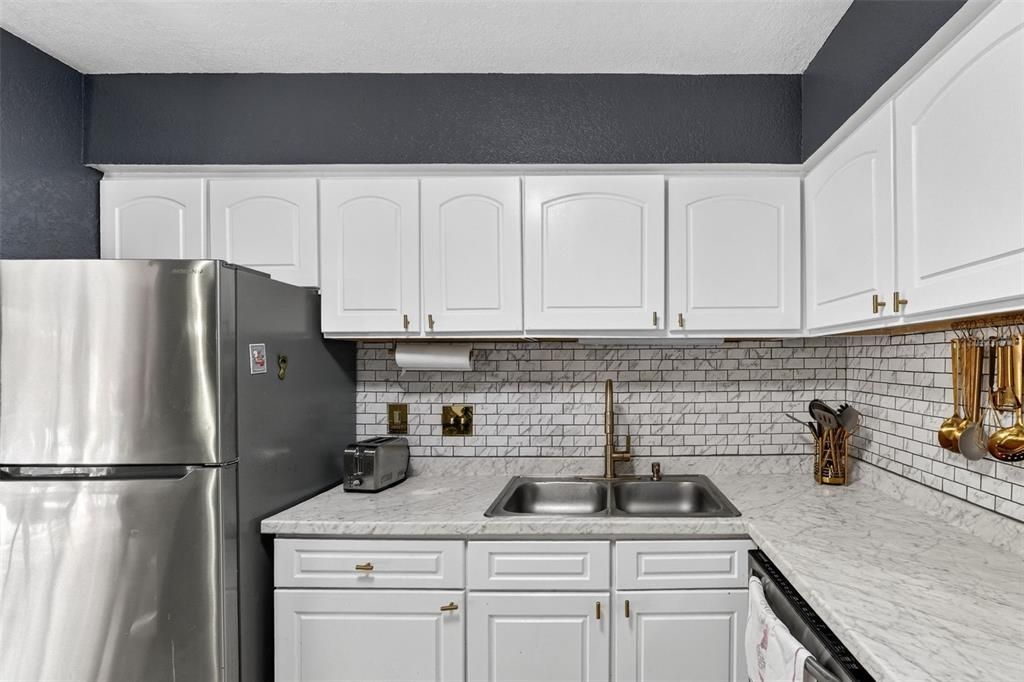 待售: $199,900 (3 贝兹, 2 浴室, 1426 平方英尺)