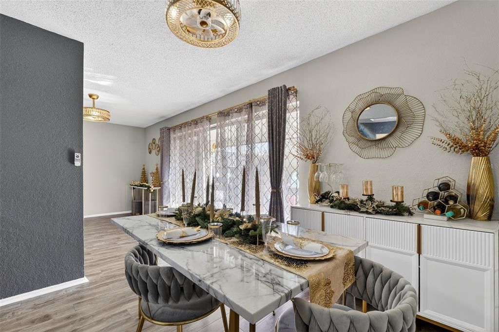 待售: $199,900 (3 贝兹, 2 浴室, 1426 平方英尺)