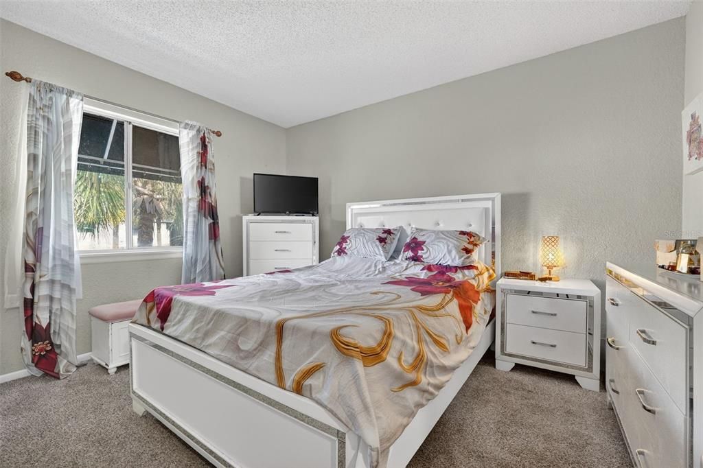 待售: $199,900 (3 贝兹, 2 浴室, 1426 平方英尺)