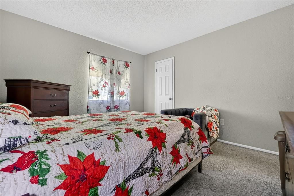 待售: $199,900 (3 贝兹, 2 浴室, 1426 平方英尺)