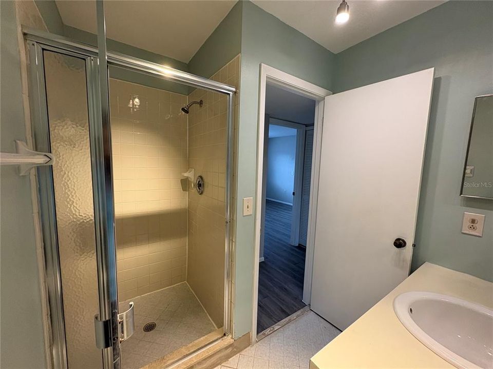 На продажу: $197,000 (2 спален, 2 ванн, 950 Квадратных фут)