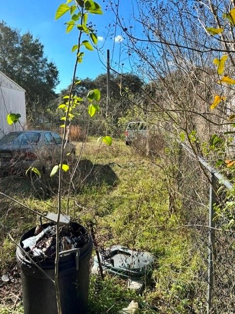 For Sale: $49,900 (2 beds, 1 baths, 672 Square Feet)