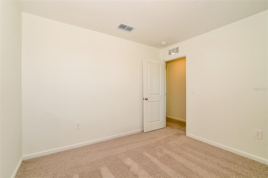 For Rent: $2,095 (5 beds, 2 baths, 2112 Square Feet)