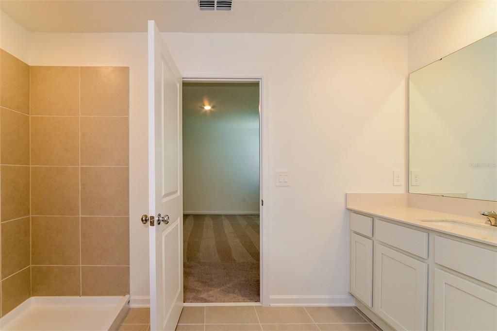 For Rent: $2,095 (5 beds, 2 baths, 2112 Square Feet)