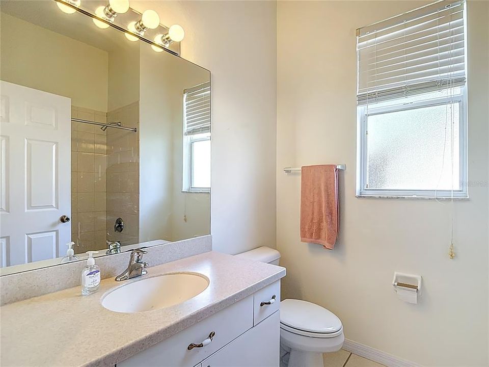 En Venta: $290,000 (3 camas, 2 baños, 1719 Pies cuadrados)