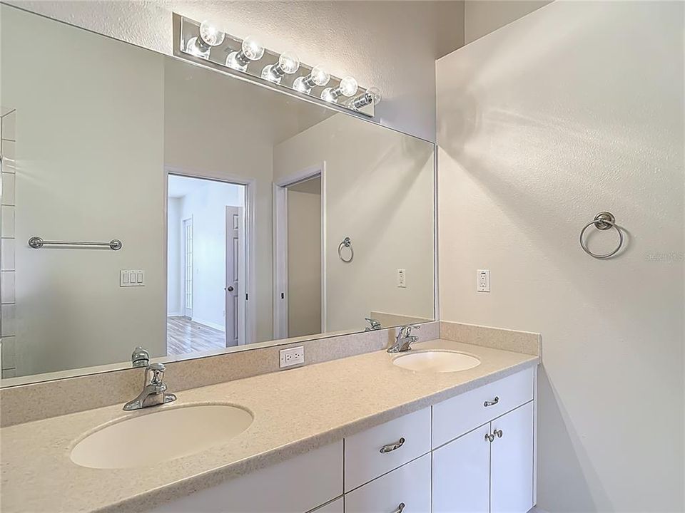 En Venta: $290,000 (3 camas, 2 baños, 1719 Pies cuadrados)