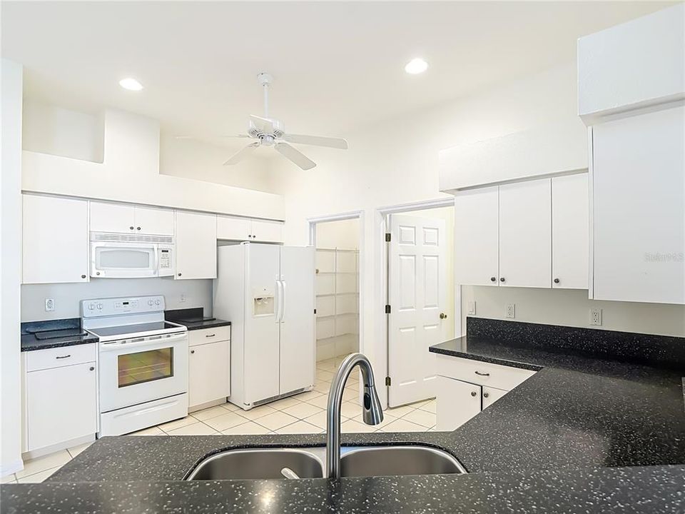 En Venta: $290,000 (3 camas, 2 baños, 1719 Pies cuadrados)