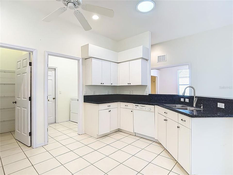 En Venta: $290,000 (3 camas, 2 baños, 1719 Pies cuadrados)