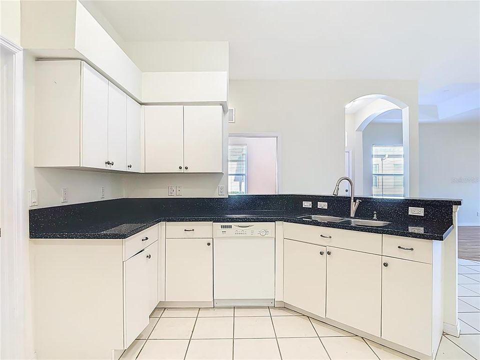 En Venta: $290,000 (3 camas, 2 baños, 1719 Pies cuadrados)