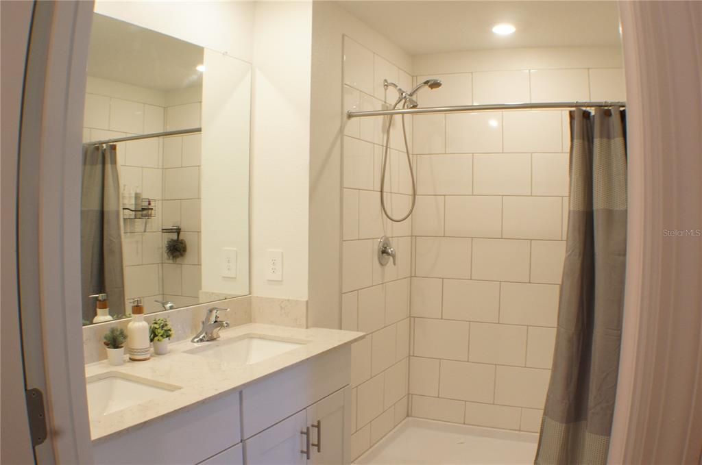 En Renta: $2,400 (3 camas, 2 baños, 1448 Pies cuadrados)