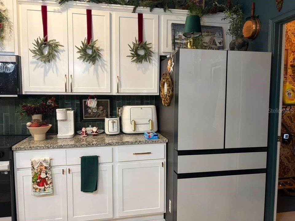 En Venta: $420,000 (4 camas, 2 baños, 2405 Pies cuadrados)