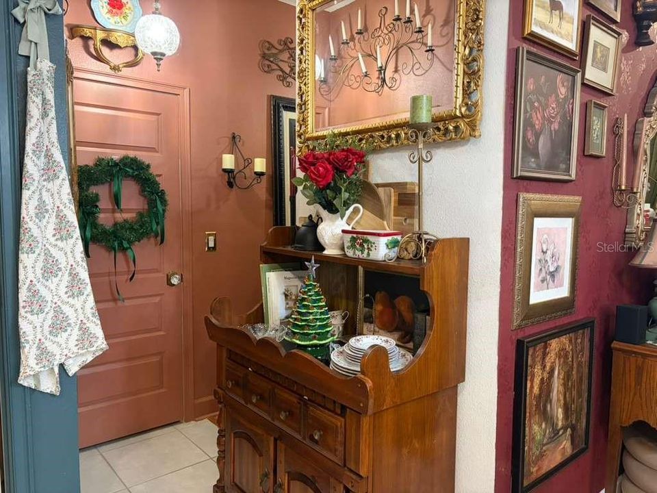 En Venta: $420,000 (4 camas, 2 baños, 2405 Pies cuadrados)