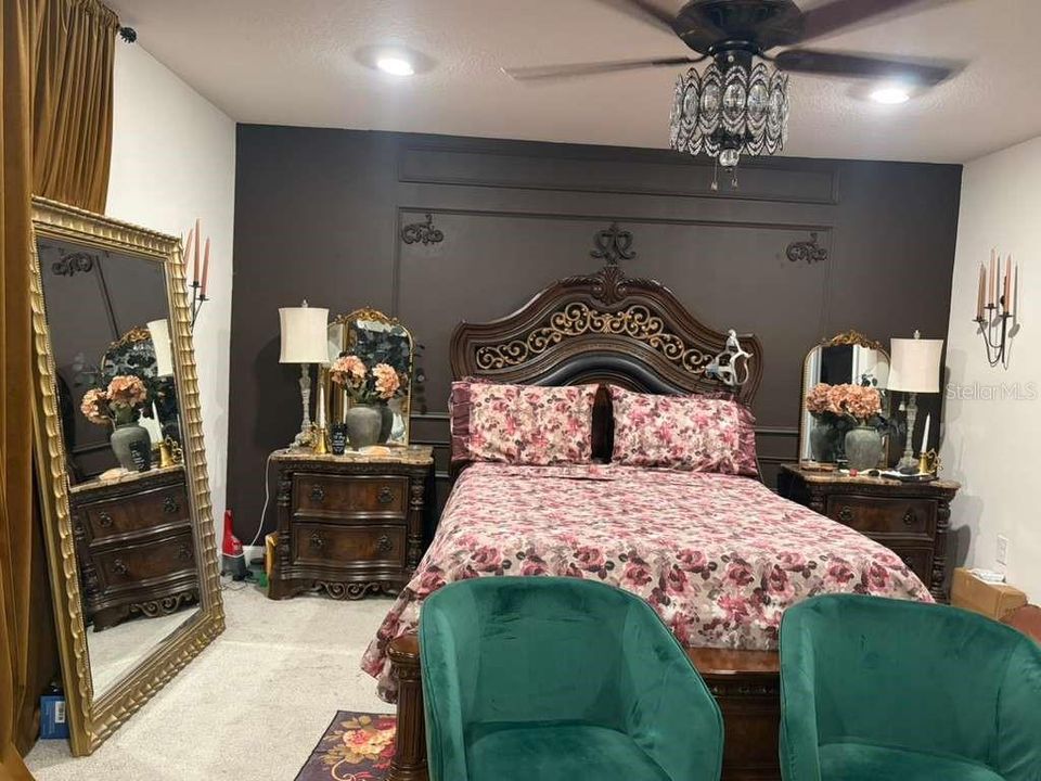 En Venta: $420,000 (4 camas, 2 baños, 2405 Pies cuadrados)