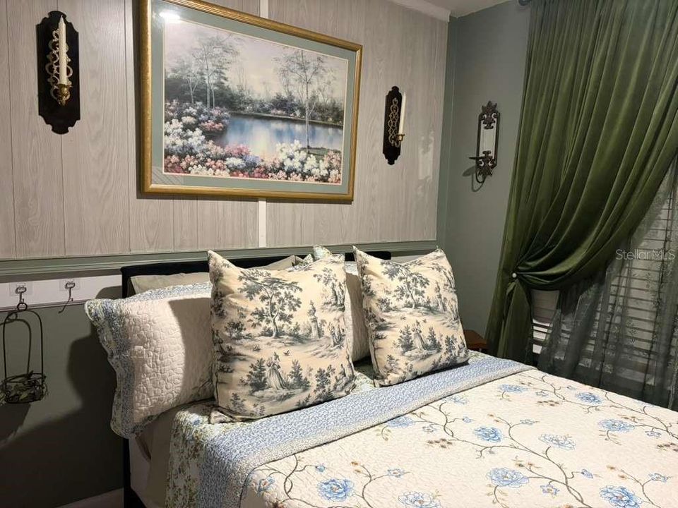 En Venta: $420,000 (4 camas, 2 baños, 2405 Pies cuadrados)