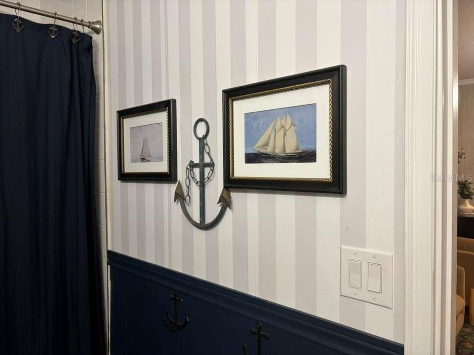 En Venta: $420,000 (4 camas, 2 baños, 2405 Pies cuadrados)