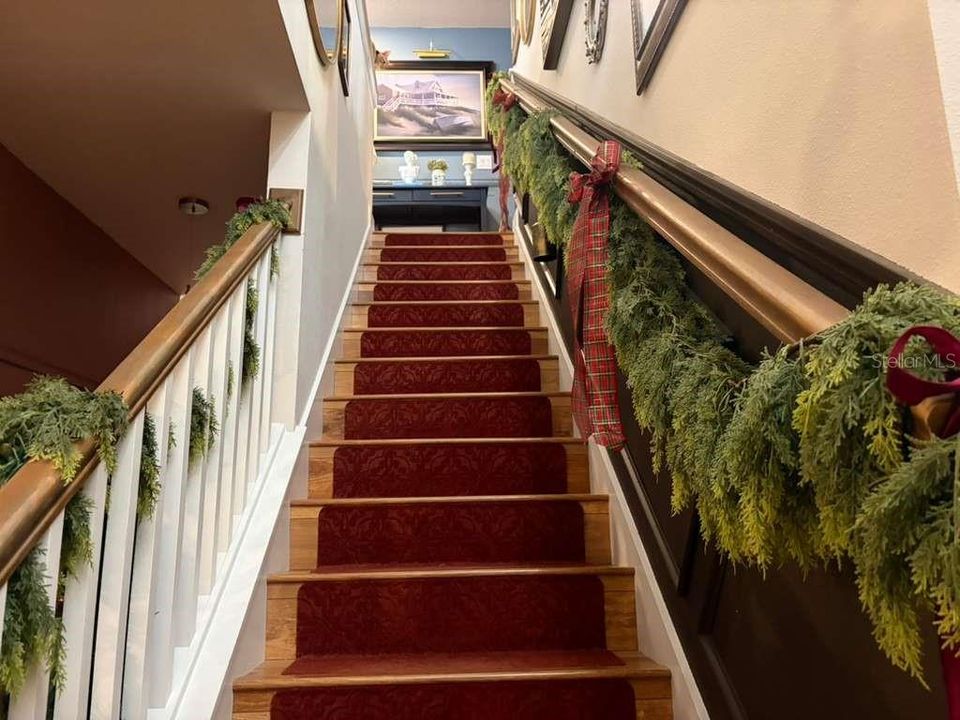 En Venta: $420,000 (4 camas, 2 baños, 2405 Pies cuadrados)