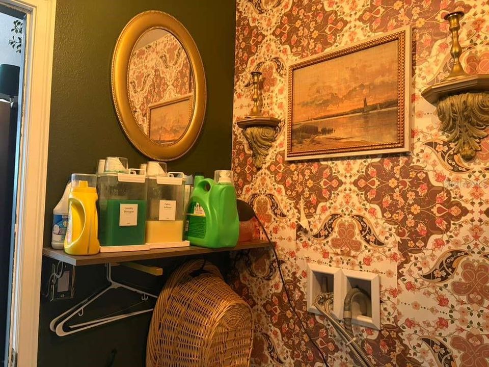 En Venta: $420,000 (4 camas, 2 baños, 2405 Pies cuadrados)