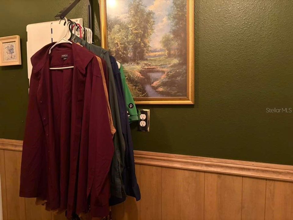 En Venta: $420,000 (4 camas, 2 baños, 2405 Pies cuadrados)