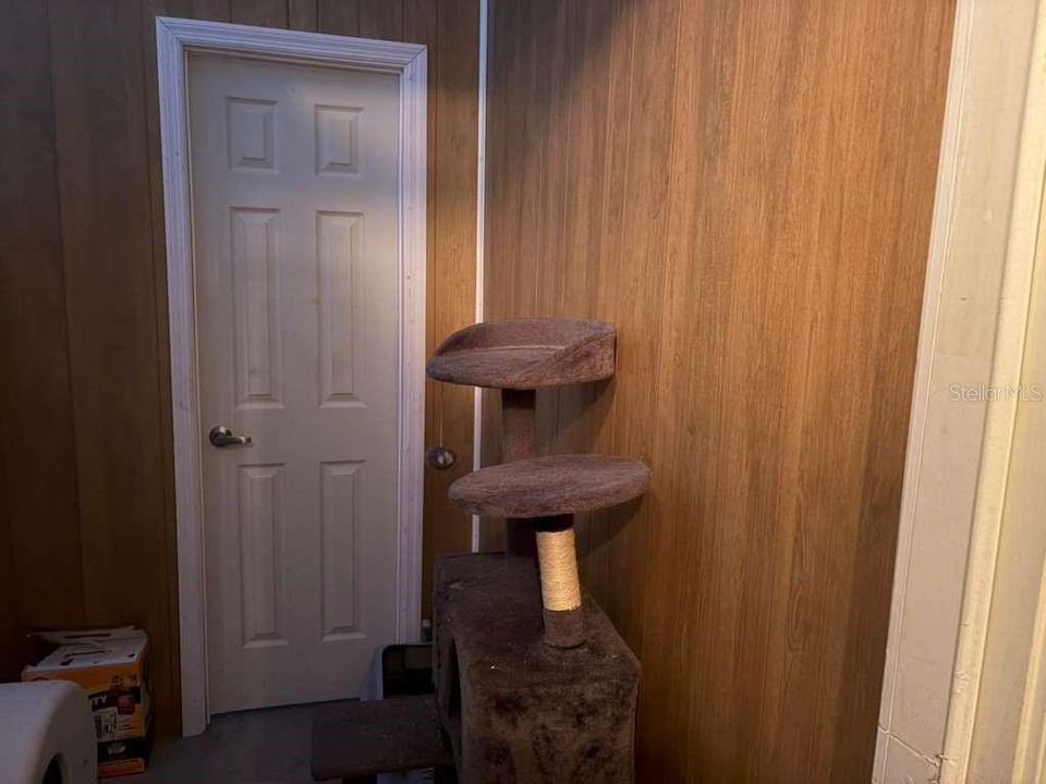 En Venta: $420,000 (4 camas, 2 baños, 2405 Pies cuadrados)