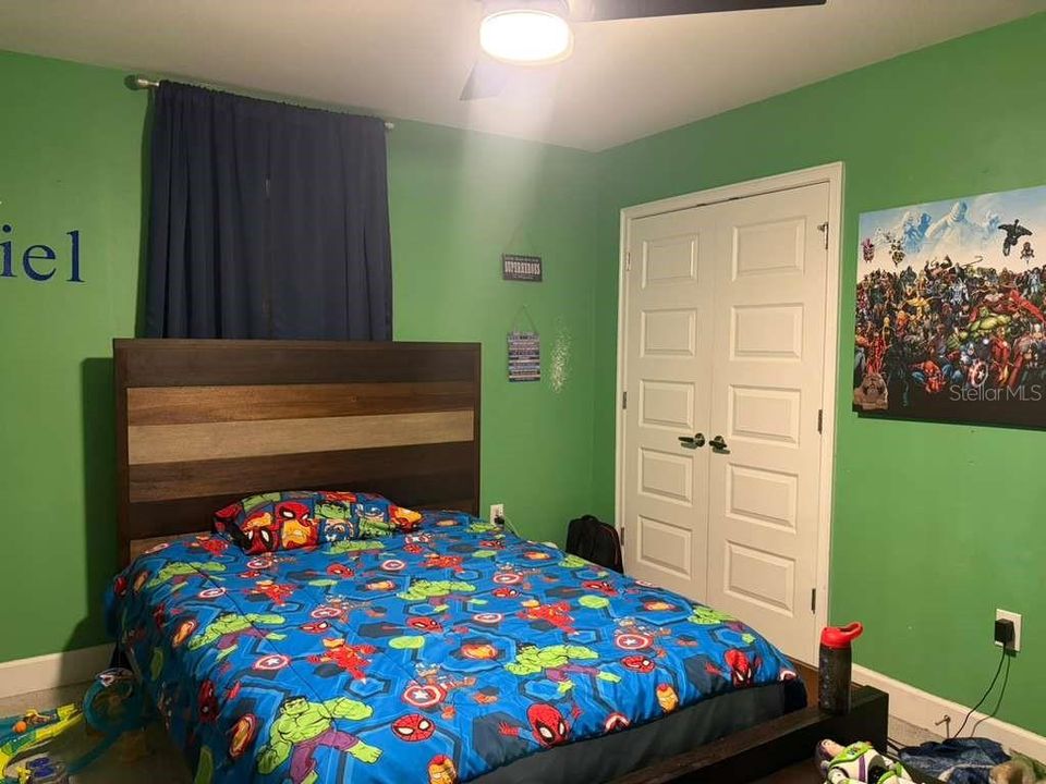 En Venta: $420,000 (4 camas, 2 baños, 2405 Pies cuadrados)