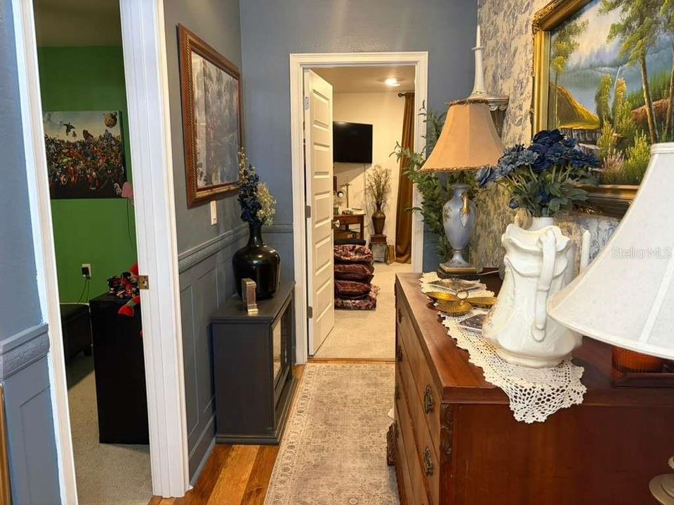 En Venta: $420,000 (4 camas, 2 baños, 2405 Pies cuadrados)