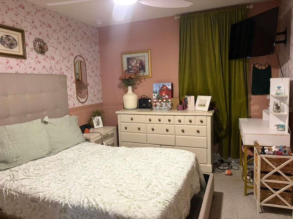 En Venta: $420,000 (4 camas, 2 baños, 2405 Pies cuadrados)