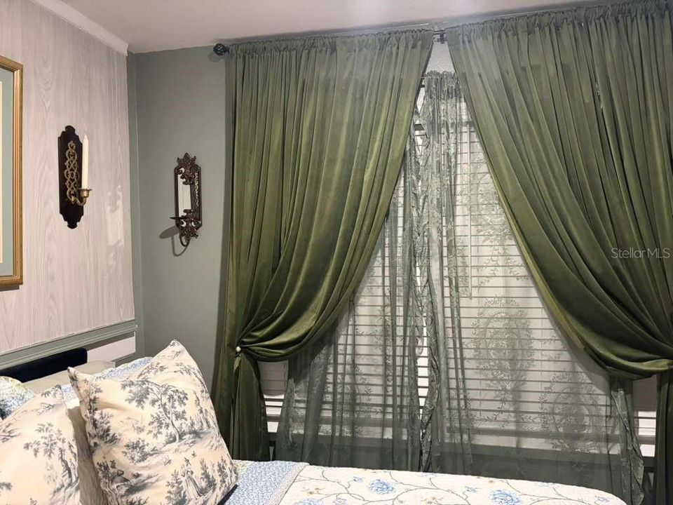 En Venta: $420,000 (4 camas, 2 baños, 2405 Pies cuadrados)