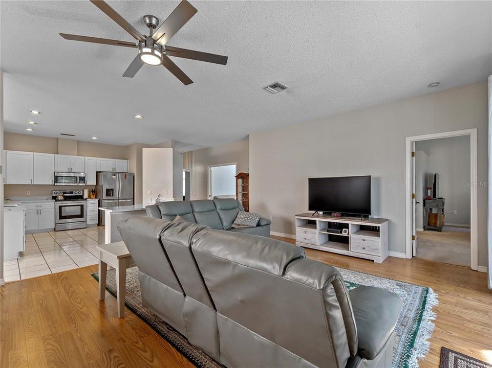 待售: $490,000 (3 贝兹, 2 浴室, 1808 平方英尺)