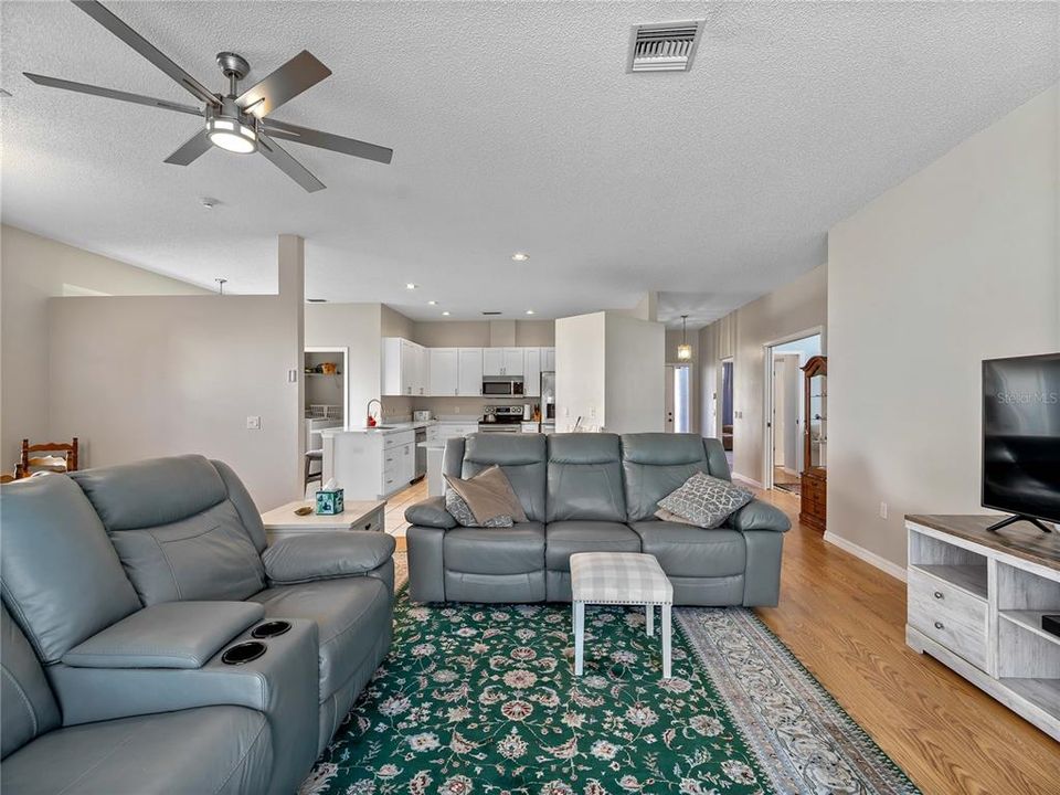 待售: $490,000 (3 贝兹, 2 浴室, 1808 平方英尺)