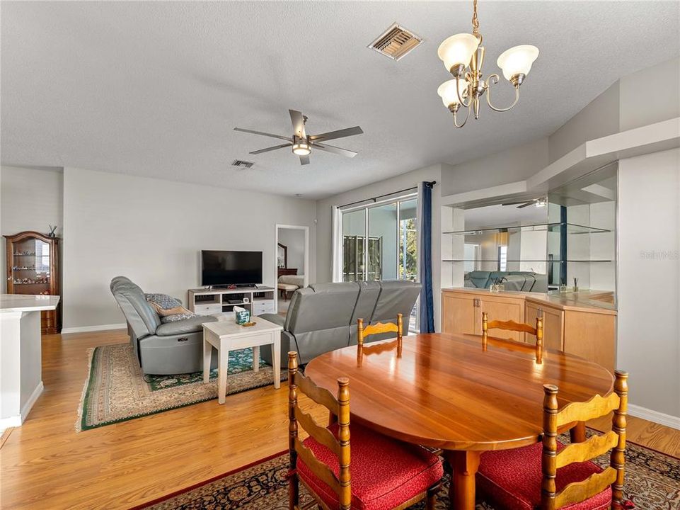 待售: $490,000 (3 贝兹, 2 浴室, 1808 平方英尺)