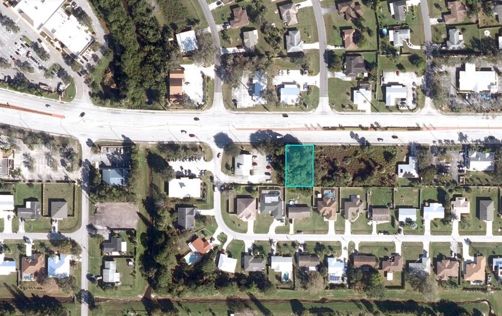 En Venta: $114,900 (0.24 acres)