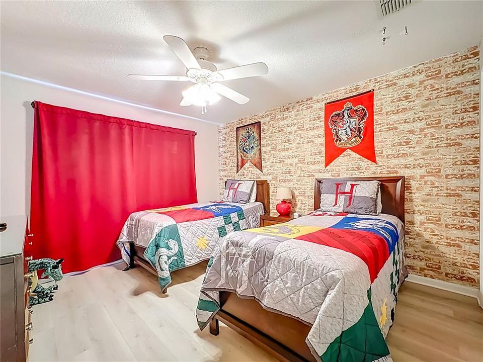 For Sale: $649,000 (5 beds, 5 baths, 2297 Square Feet)