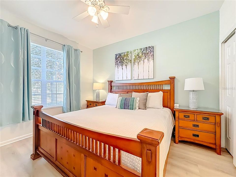 For Sale: $649,000 (5 beds, 5 baths, 2297 Square Feet)