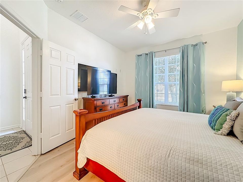 For Sale: $649,000 (5 beds, 5 baths, 2297 Square Feet)