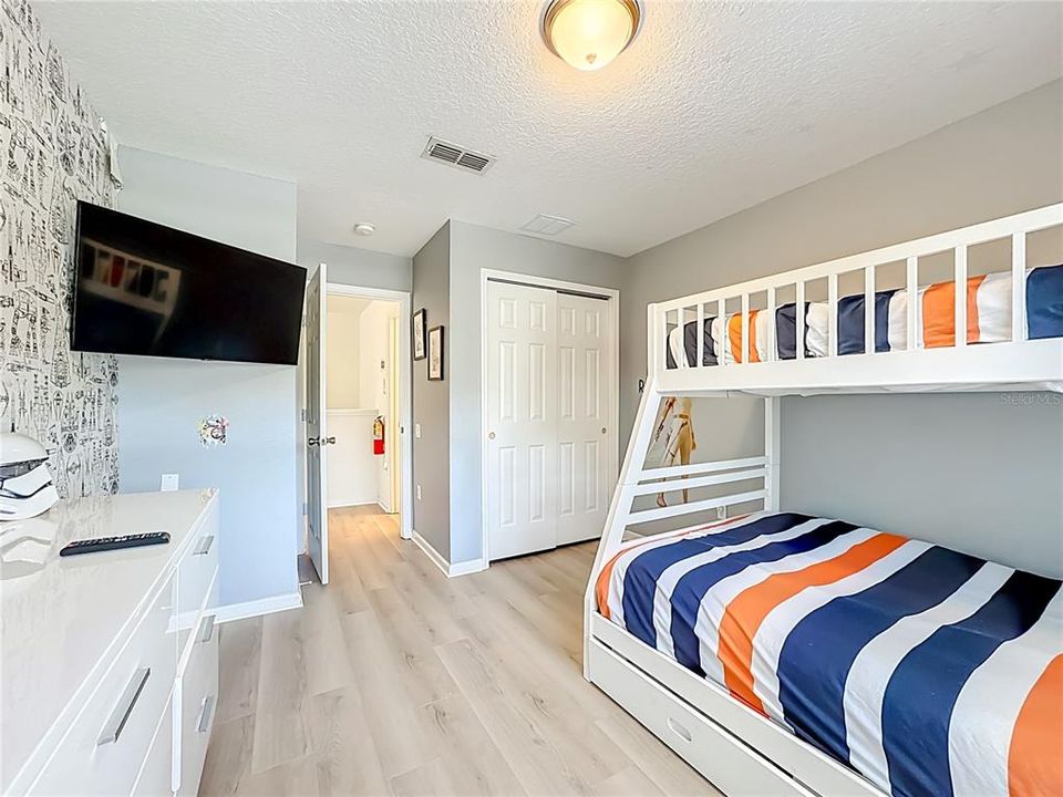 For Sale: $649,000 (5 beds, 5 baths, 2297 Square Feet)