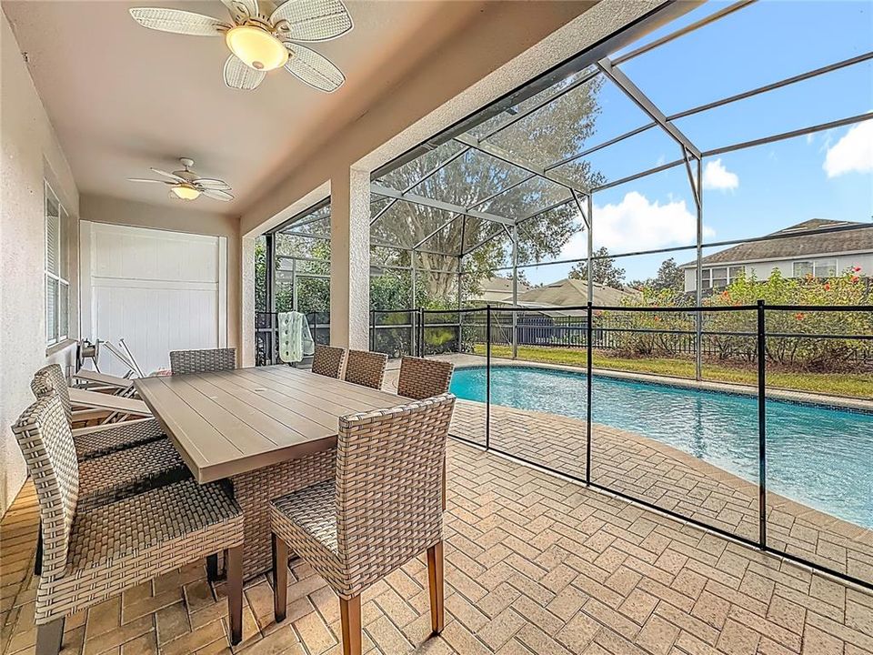 For Sale: $649,000 (5 beds, 5 baths, 2297 Square Feet)