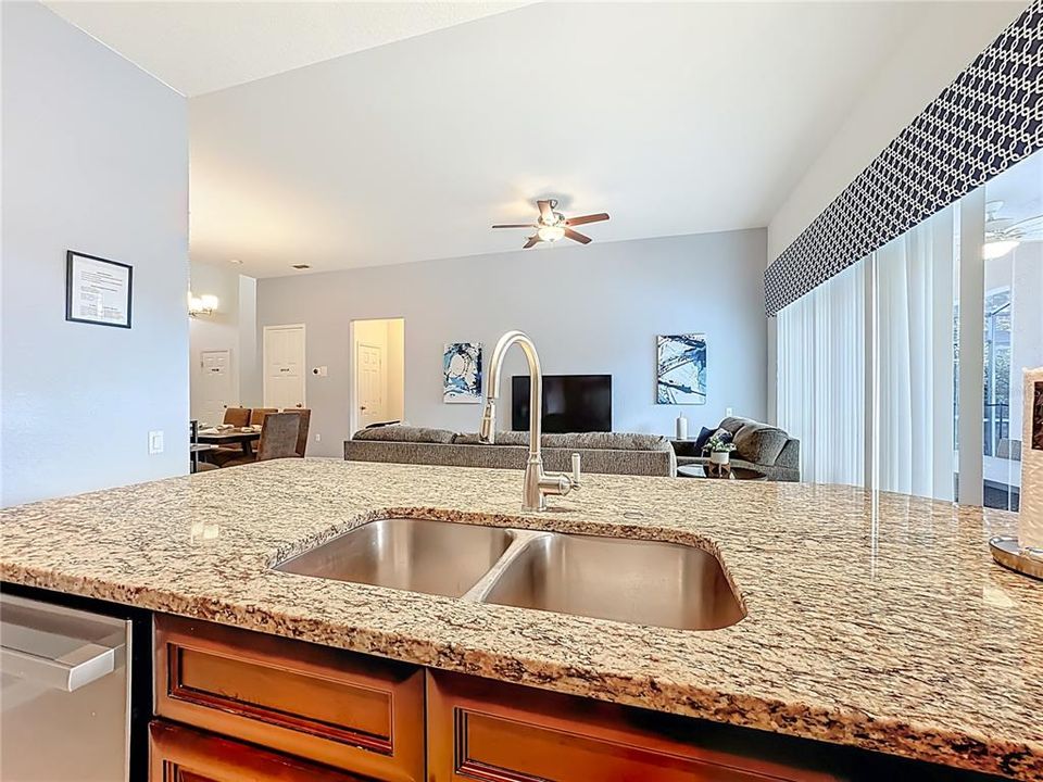 For Sale: $649,000 (5 beds, 5 baths, 2297 Square Feet)