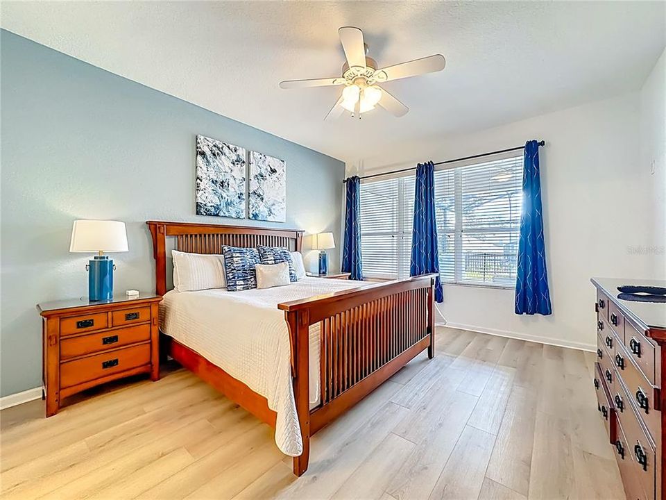 For Sale: $649,000 (5 beds, 5 baths, 2297 Square Feet)